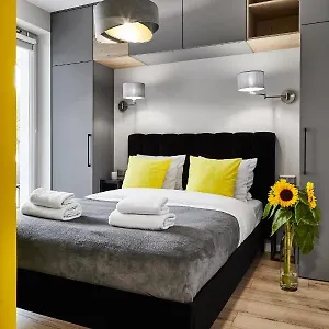 Househost :miodowa 42/4a Kraków